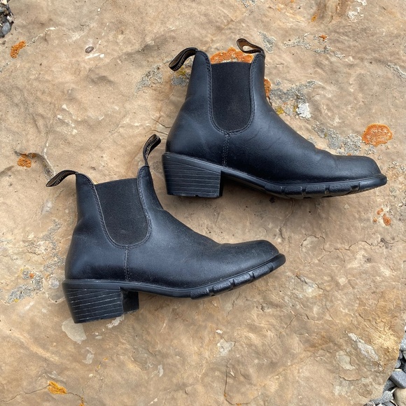 Blundstone Heeled Boot #1671 - Picture 1 of 7